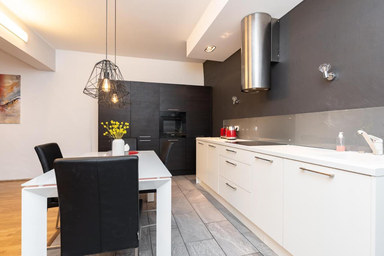 Stylish Apartment With Parking In Telliskivi Talin Exterior foto