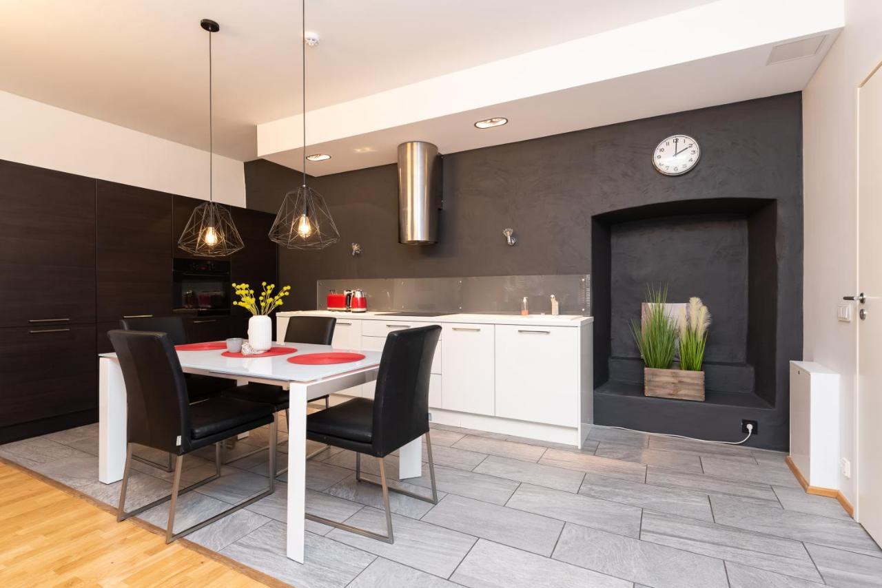 Stylish Apartment With Parking In Telliskivi Talin Exterior foto