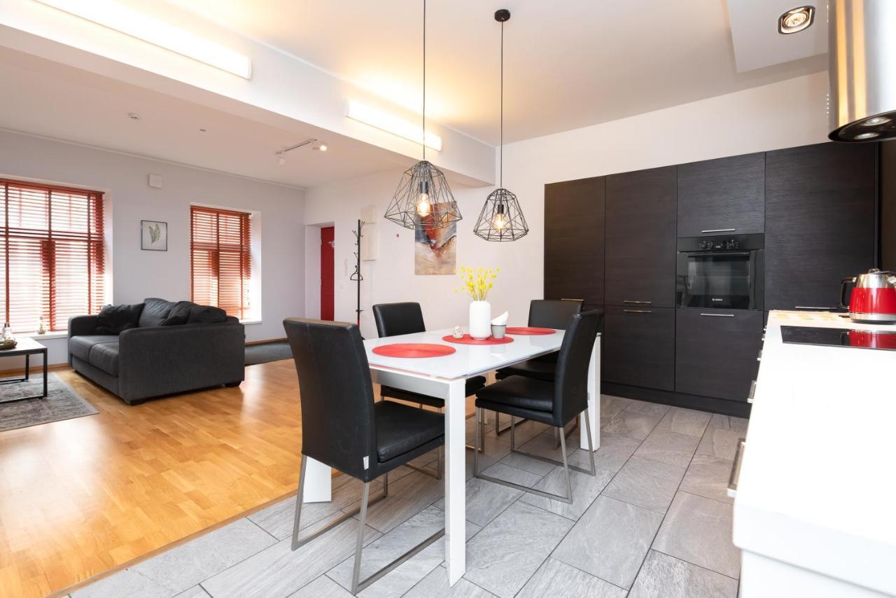 Stylish Apartment With Parking In Telliskivi Talin Exterior foto