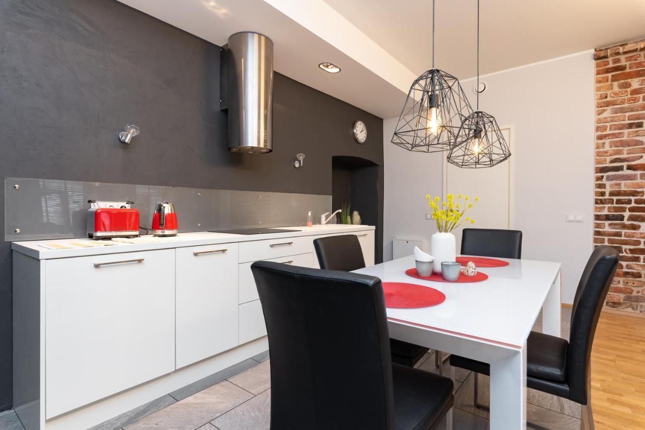 Stylish Apartment With Parking In Telliskivi Talin Exterior foto