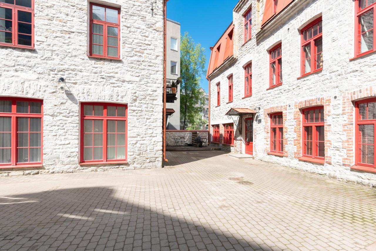 Stylish Apartment With Parking In Telliskivi Talin Exterior foto